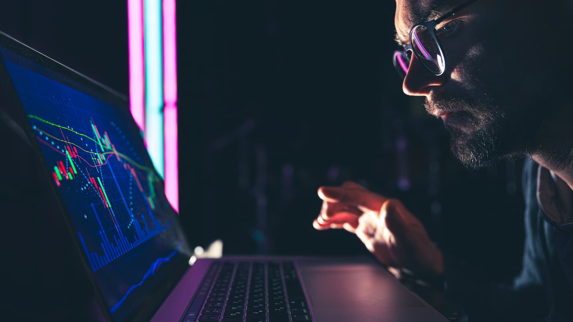 The Friedman k-Percent Rule: Definition, Theory, and Real-World Implications